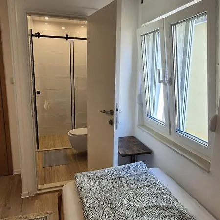 Sa Tri Sobe Za Sedam Osoba Apartment *