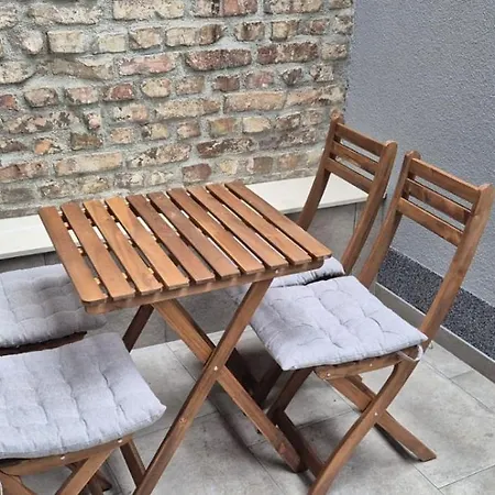 Appartement Sa Tri Sobe Za Sedam Osoba *