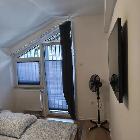 Appartement Sa Tri Sobe Za Sedam Osoba *