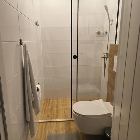 Sa Tri Sobe Za Sedam Osoba Apartman *