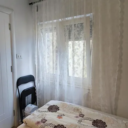 Apartman Sa Tri Sobe Za Sedam Osoba Szarajevó
