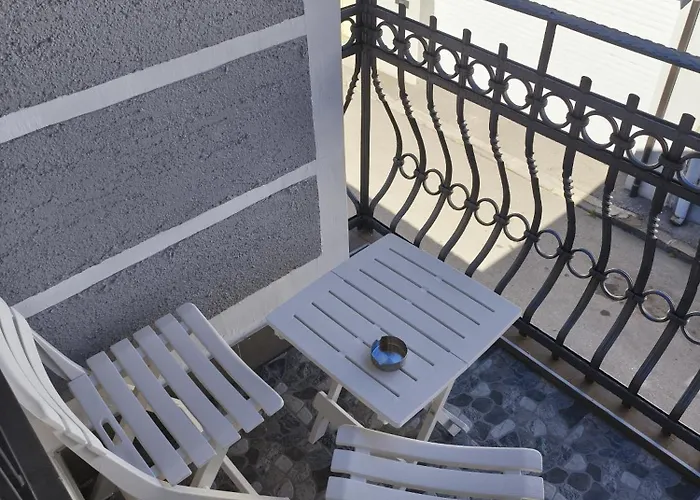 Sa Tri Sobe Za Sedam Osoba Sarajevo